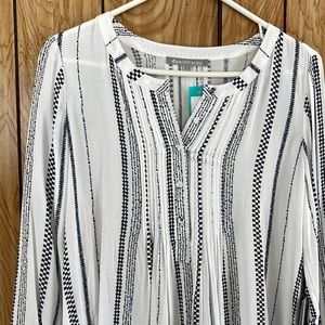 Women’s dress blouse